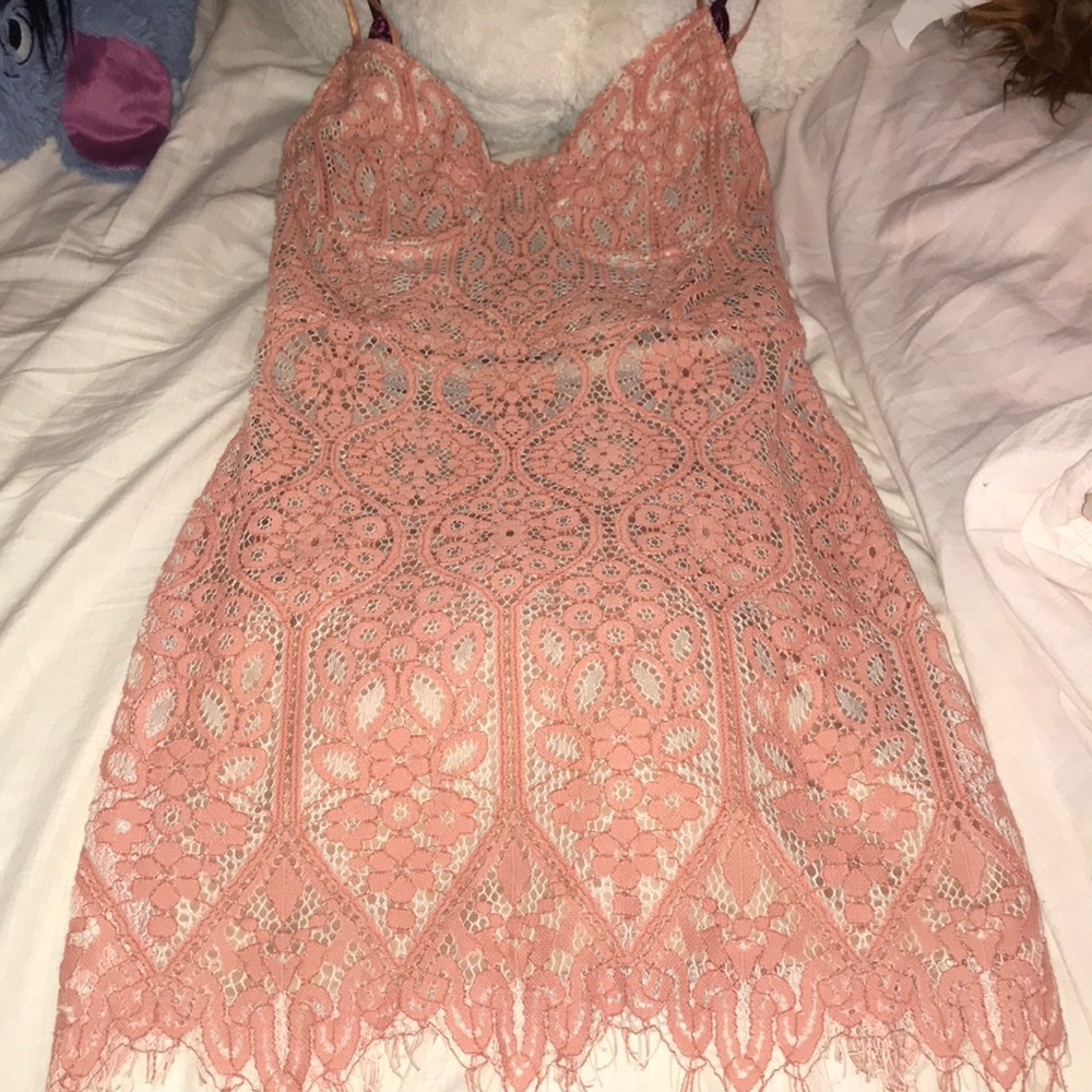 Express lace dress - Picture 2 of 8